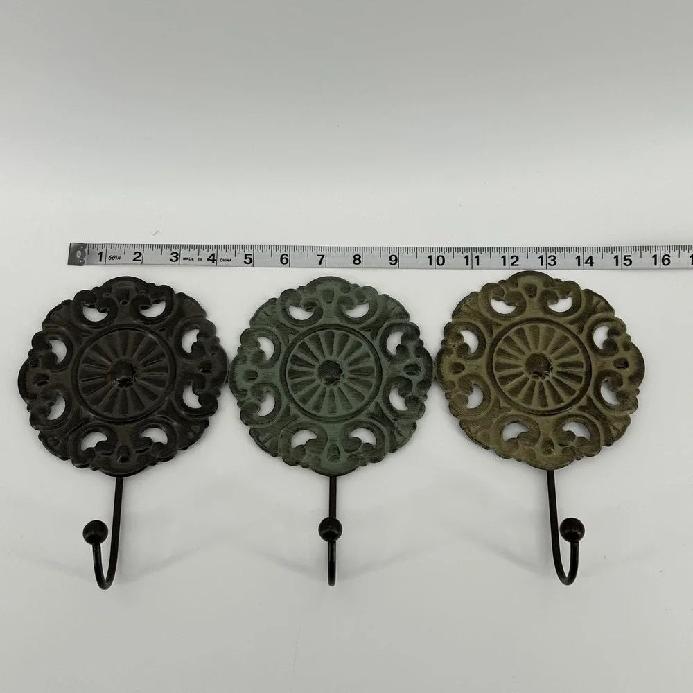 New View Gifts Triple Medallion Metal Wall Mount 3 Hook Rustic Decor Farmhouse